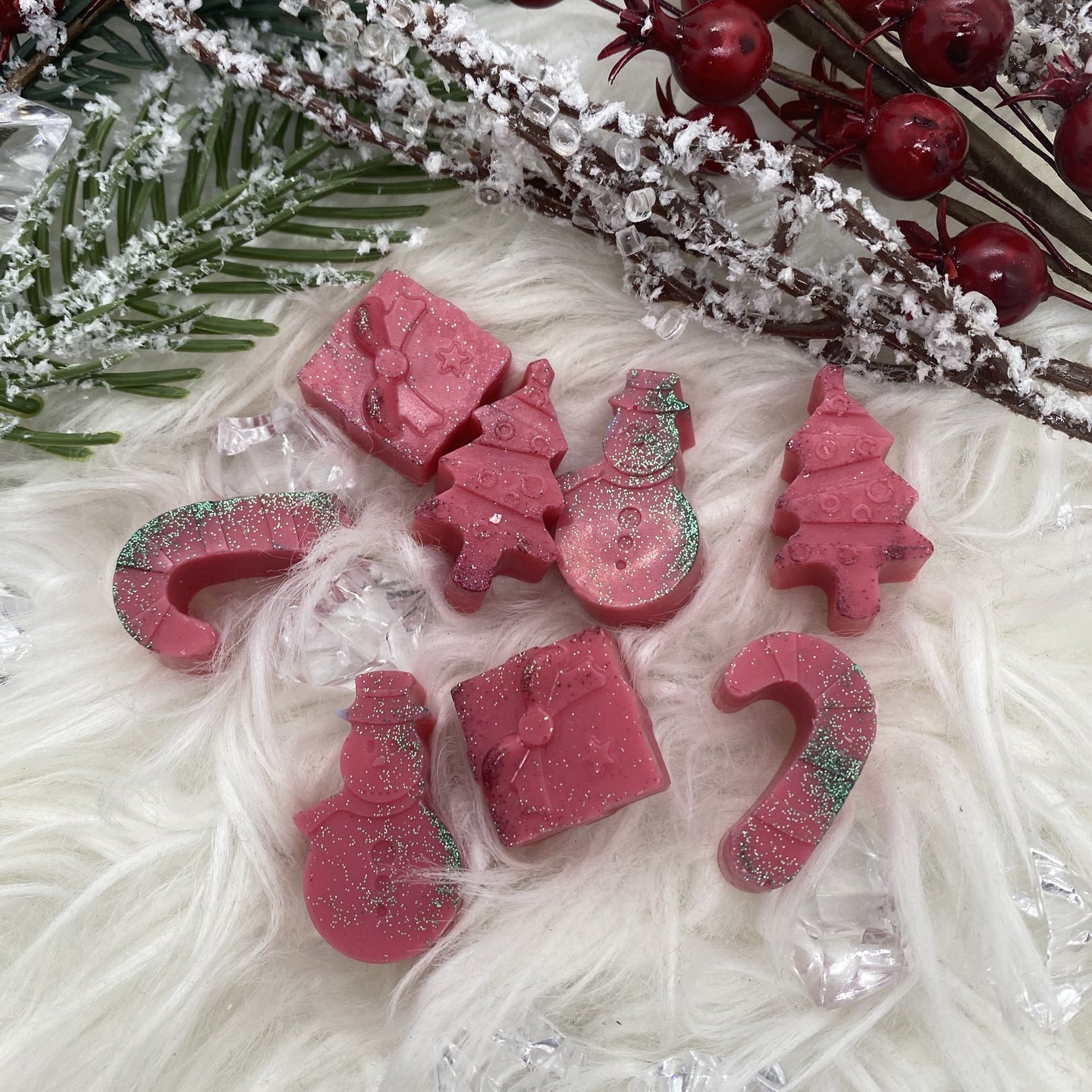WINTER BERRIES CHRISTMAS SHAPES