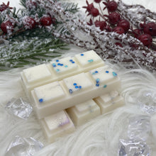 Load image into Gallery viewer, MISTLETOE KISSES MINI SNAP BAR
