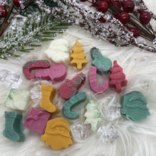 Load image into Gallery viewer, WINTER BERRIES CHRISTMAS SHAPES

