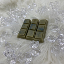 Load image into Gallery viewer, CASHMERE AND MUSK MINI SNAP BAR

